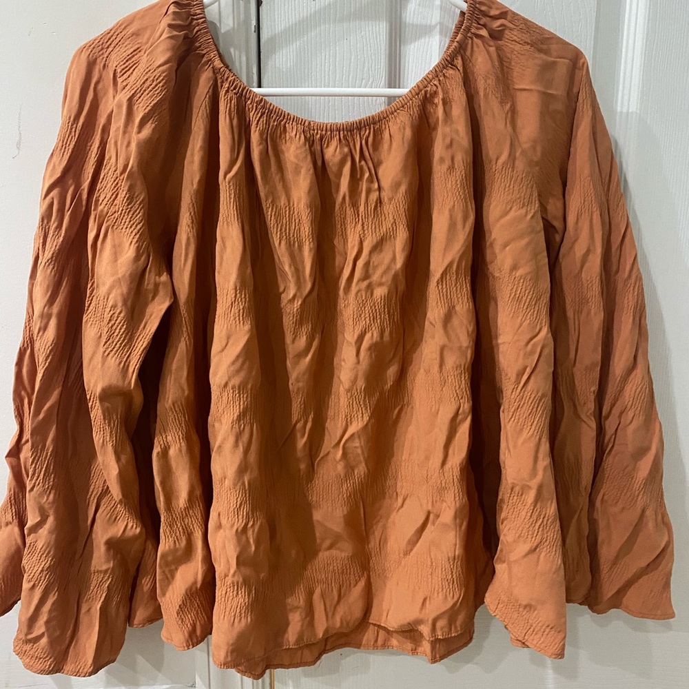 Elizabeth and James women long sleeve shirt in size s